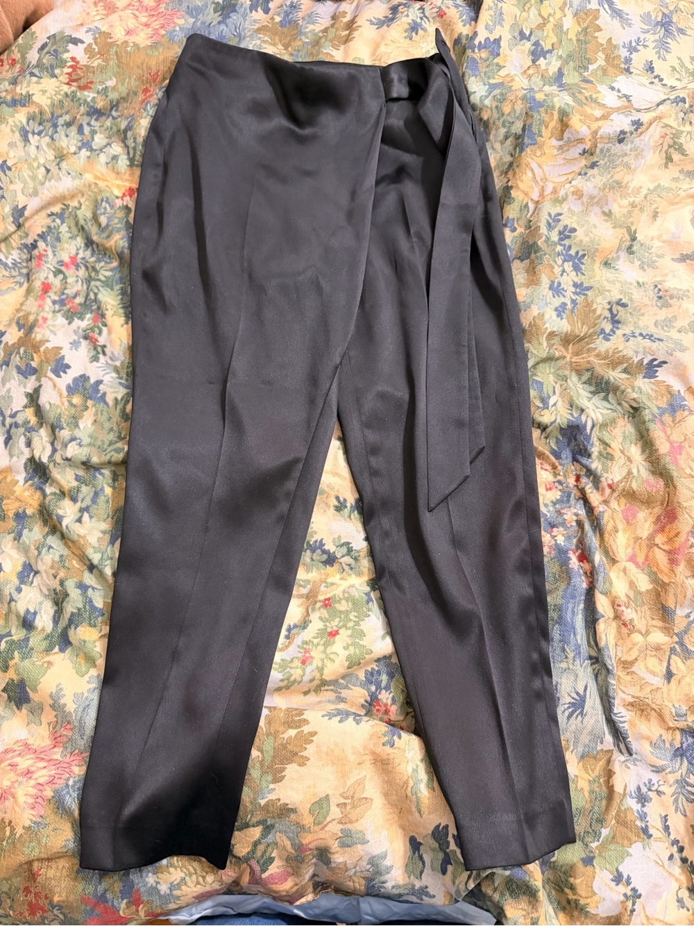 White House Black Market Black Tapered Ankle Pants